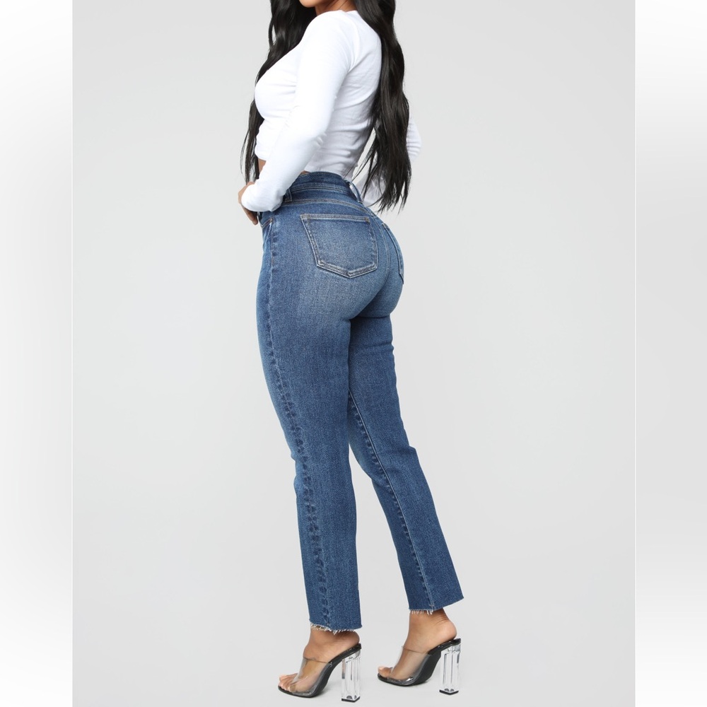 Burning Love High Rise Mom Jeans - Medium Blue
